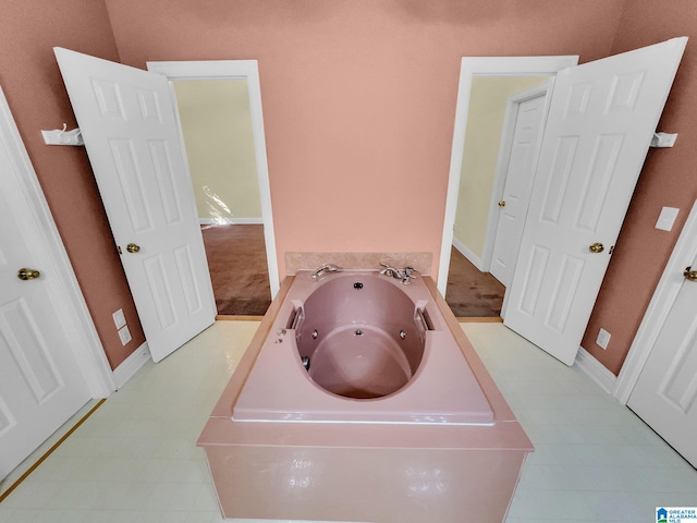 bathroom featuring a tub