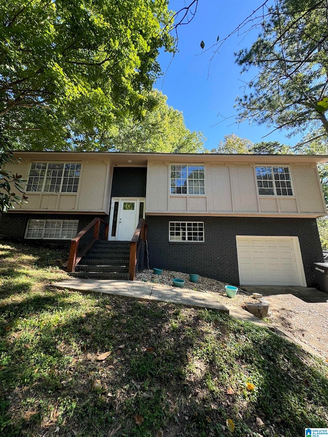 view of front facade with a garage