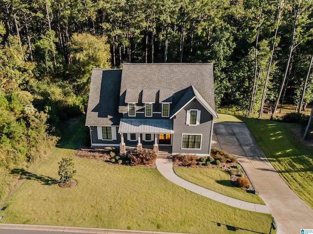 view of front of property with a front yard