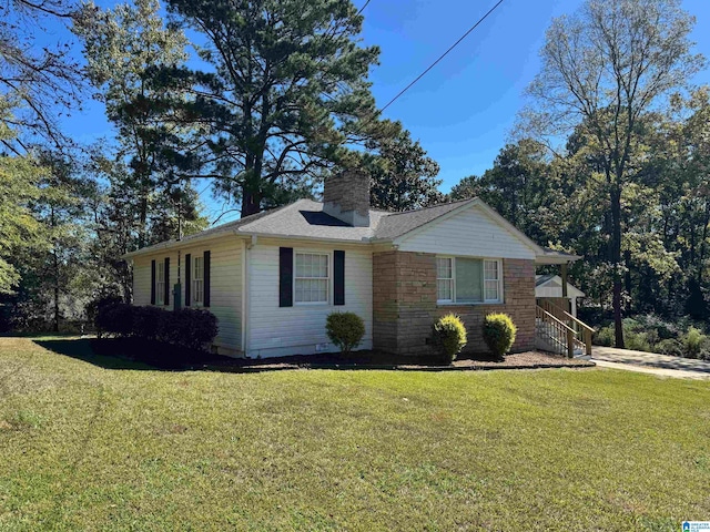 view of front of house featuring a front yard