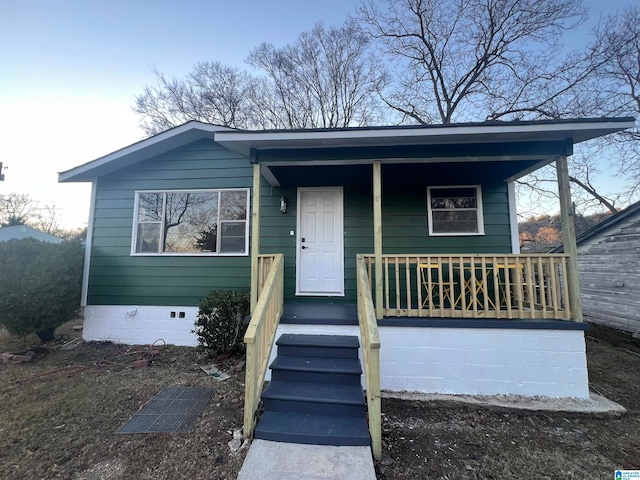 view of front of property with covered porch