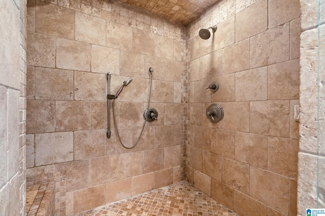 bathroom featuring tiled shower