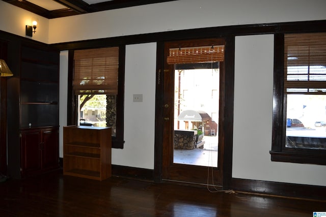 2705 Caldwell Ave S, Birmingham, AL 35205 - entryway featuring dark wood-style flooring and baseboards