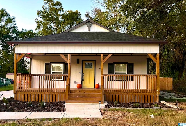 view of front of house featuring covered porch