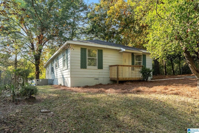 view of front of house featuring a deck