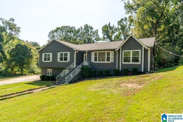 view of front of house with a front yard