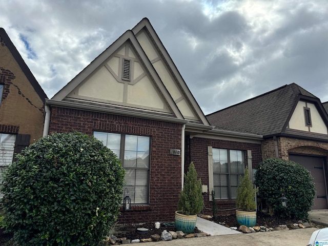 view of front facade with a garage