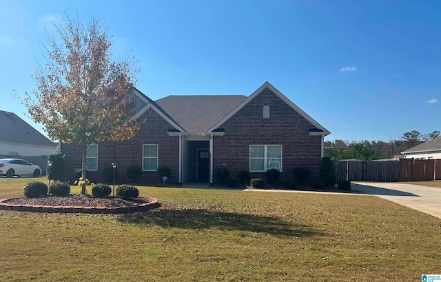 view of front facade with a front lawn