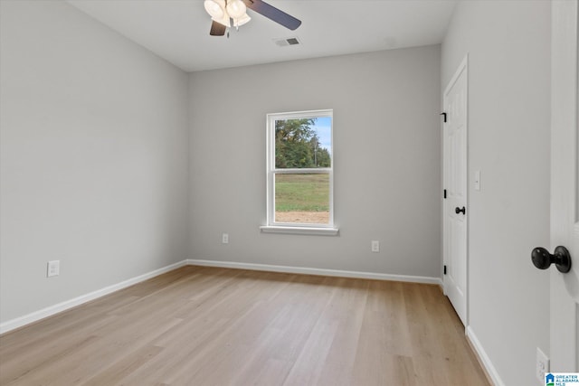 unfurnished room with light hardwood / wood-style floors and ceiling fan