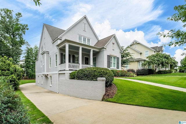 view of front of property with a front lawn