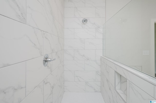 194 Barimore Blvd, Helena, AL 35080 - bathroom with a tile shower