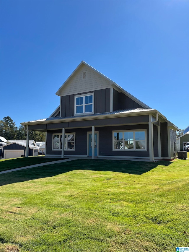 view of front of house with a front lawn