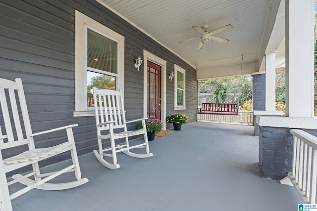 view of patio featuring covered porch and ceiling fan