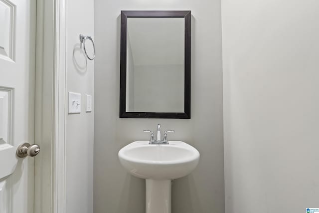 569 Avondale Ln, Pell City, AL 35128 - bathroom with a sink