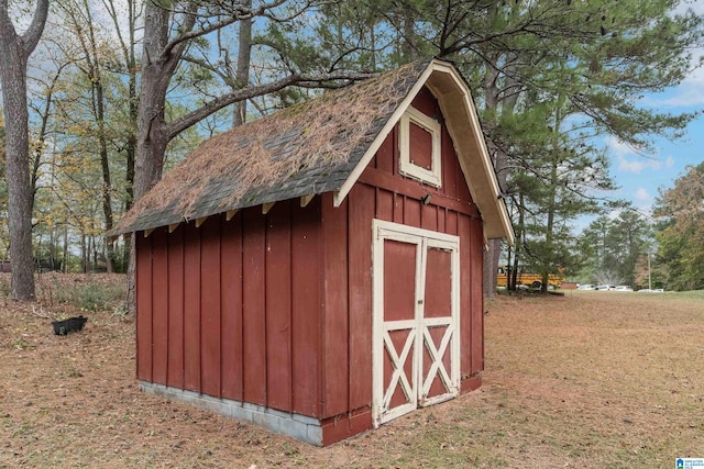 view of outbuilding