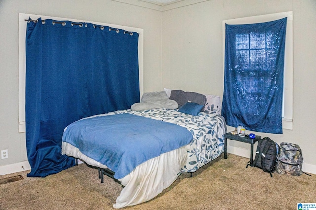 bedroom with carpet flooring