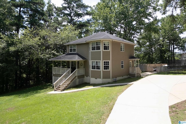 view of front of house with a front lawn