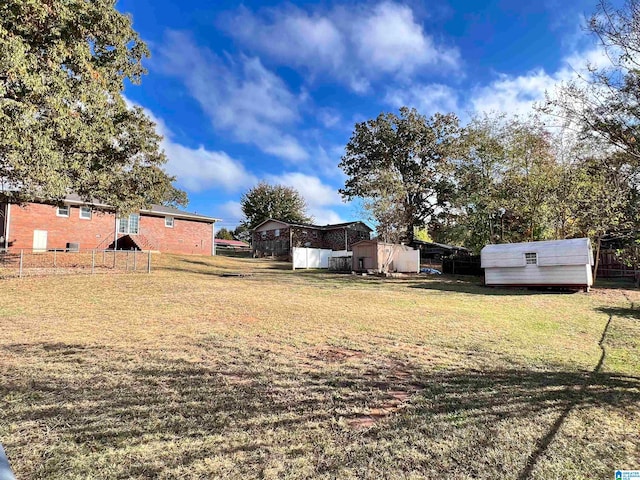 view of yard with a shed