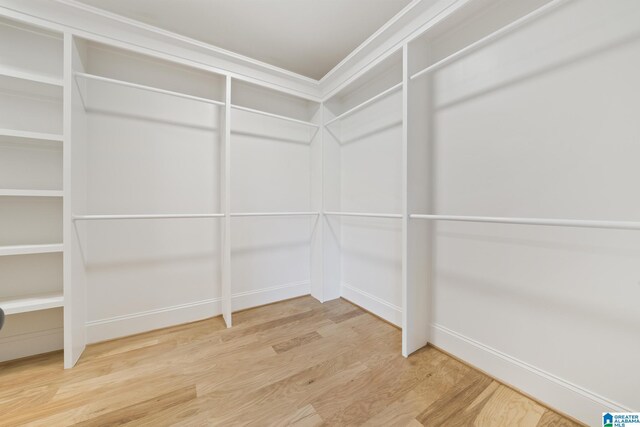 6558 Deerfoot Crossing Rd, Trussville, AL 35173 - walk in closet featuring wood finished floors