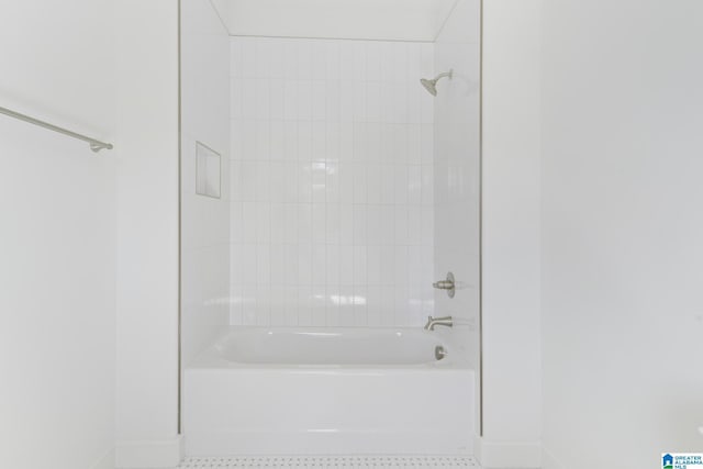 6558 Deerfoot Crossing Rd, Trussville, AL 35173 - full bathroom with baseboards and  shower combination
