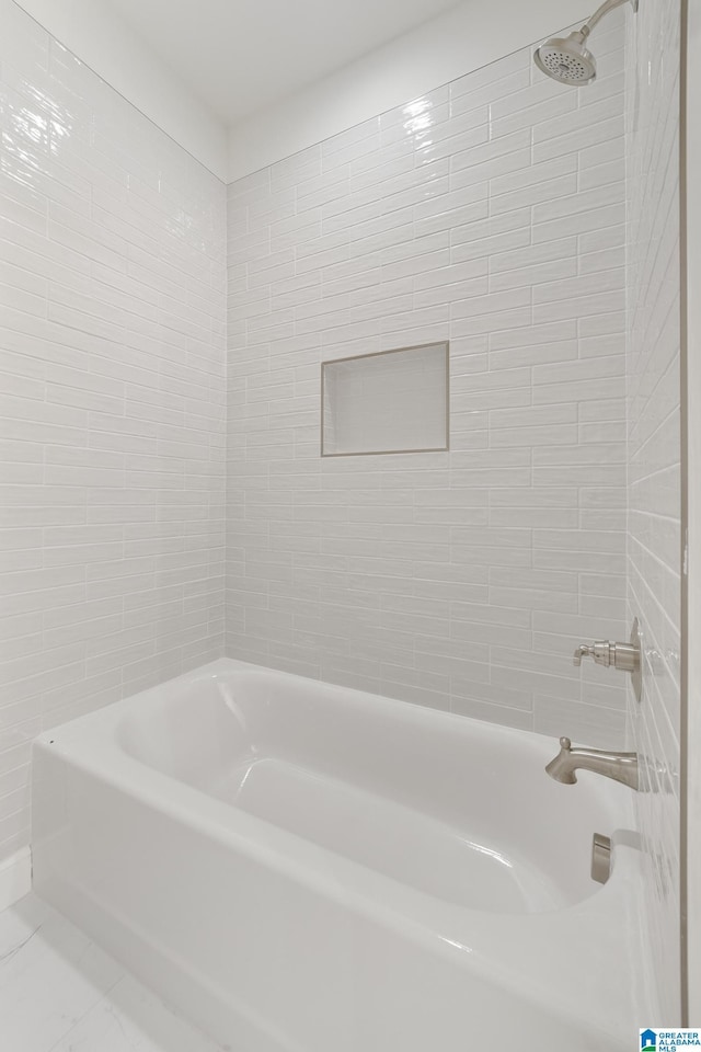 6558 Deerfoot Crossing Rd, Trussville, AL 35173 - bathroom with washtub / shower combination