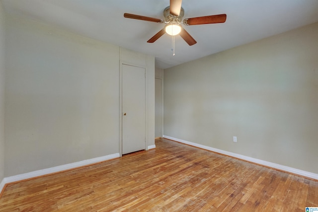 unfurnished room with light hardwood / wood-style floors and ceiling fan