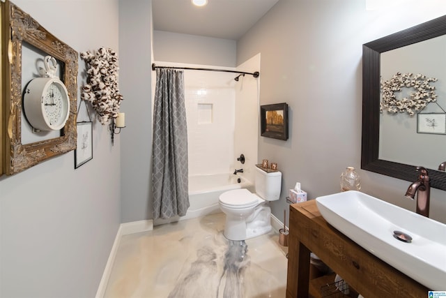 full bathroom with shower / bath combo with shower curtain, toilet, and sink