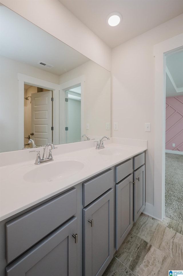 bathroom with vanity