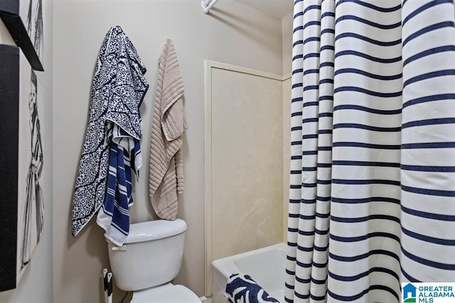 110 Sterling Lakes Dr, Helena, AL 35080 - bathroom with toilet and shower / tub combo with curtain