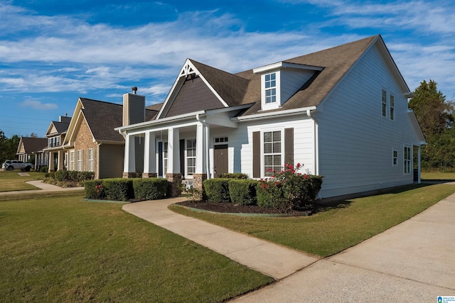 view of front of house featuring a front lawn