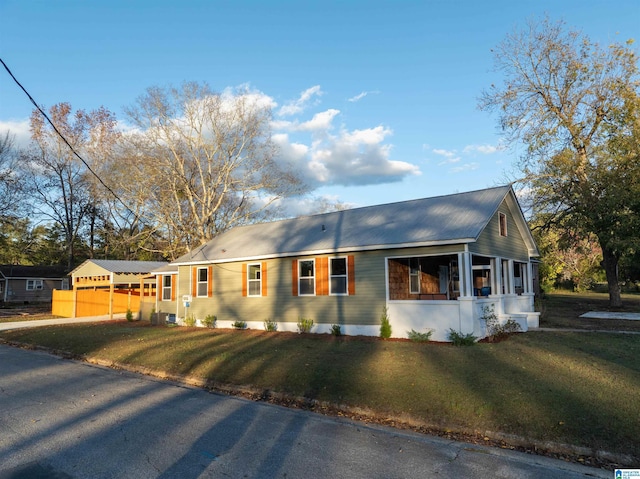 view of front of house with a front yard