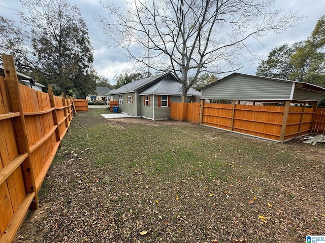 view of yard featuring a patio