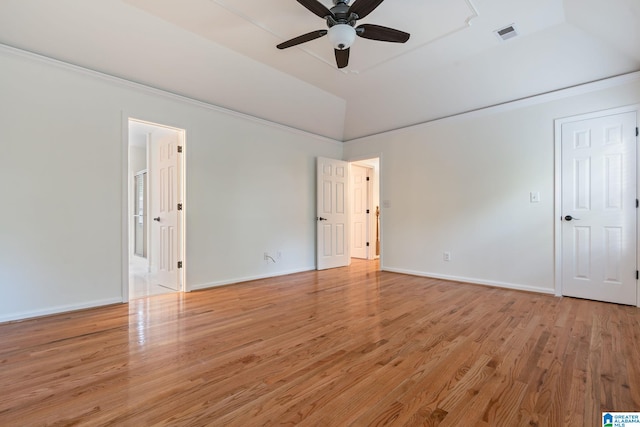 unfurnished room featuring ornamental molding, light hardwood / wood-style floors, and ceiling fan