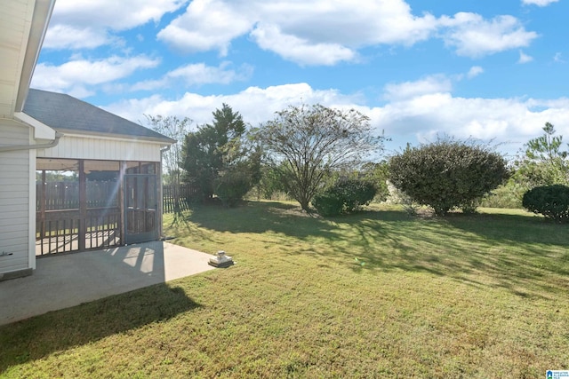 view of yard featuring a patio