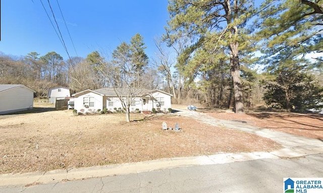 view of front of property