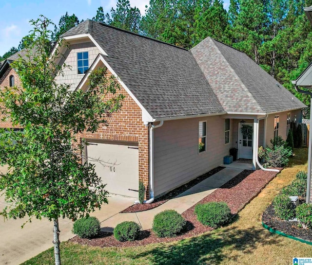 view of front facade with a garage