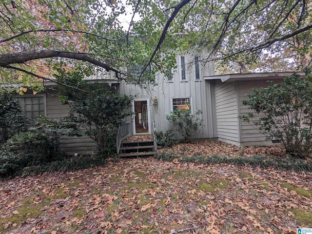 904 Marble Quarry Rd, Talladega, AL 35160 - rear view of house featuring board and batten siding
