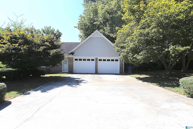 view of front facade with a garage