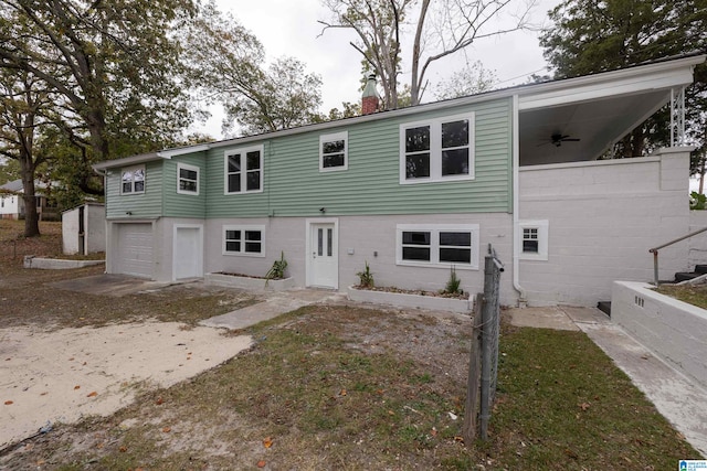 view of front facade featuring a garage