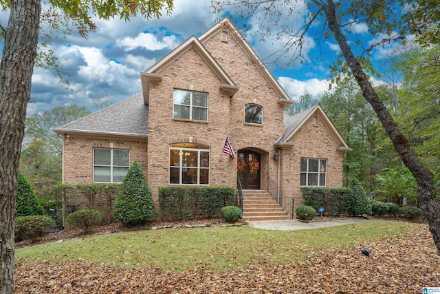 front of property featuring a front yard