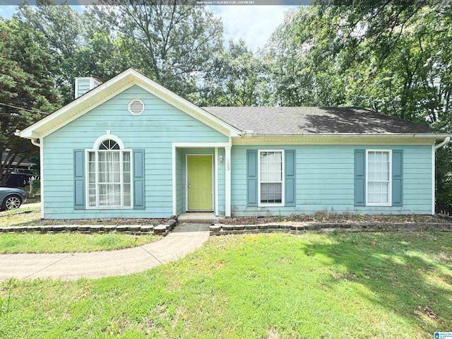 view of front of house featuring a front yard