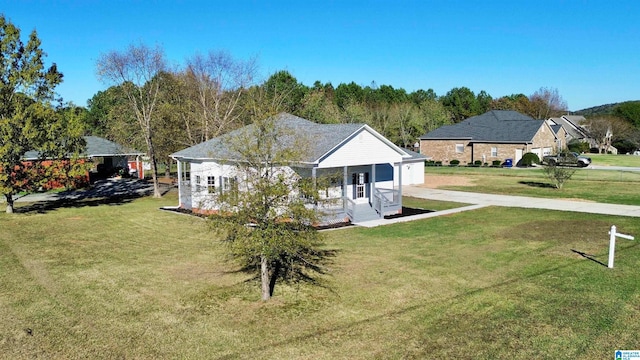 view of front of house with a front yard