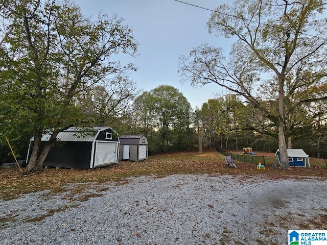 view of yard with a shed