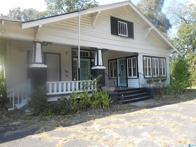 view of front facade with a porch