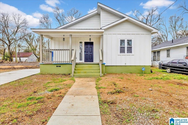 bungalow featuring covered porch