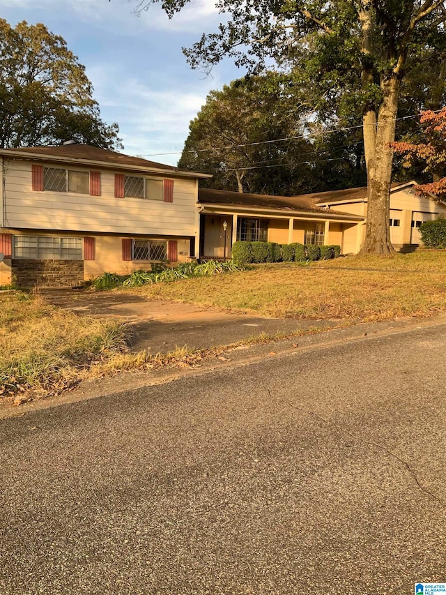 view of front of house