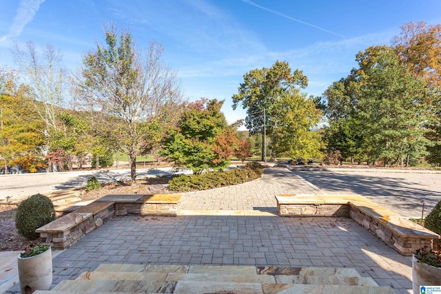 1001 Kingsway Dr, Anniston, AL 36207 - view of patio