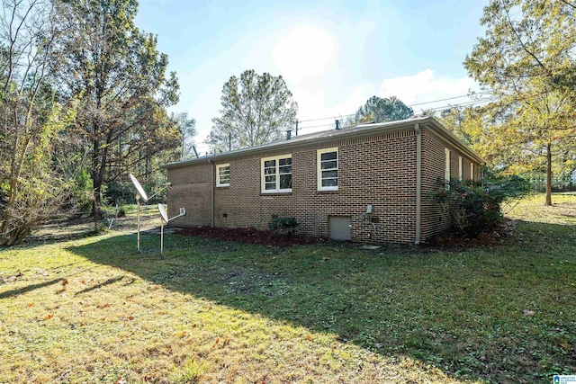 exterior space featuring a lawn