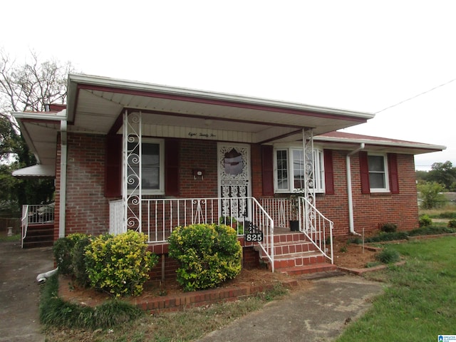 view of front of home with covered porch