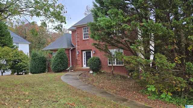 view of front of property with a front yard